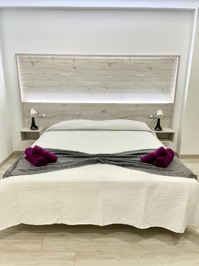 ארונה Island Suites מראה חיצוני תמונה