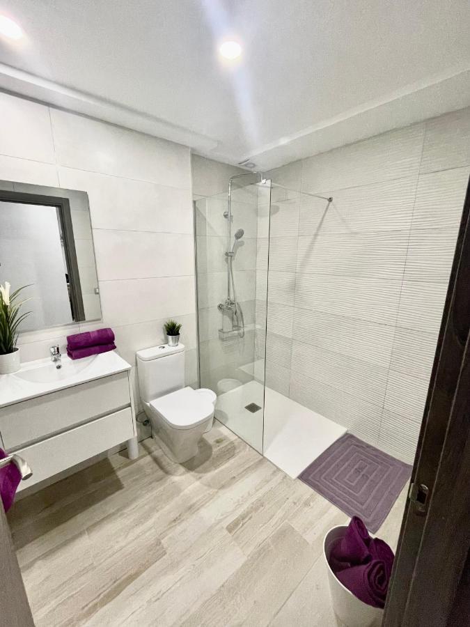 ארונה Island Suites מראה חיצוני תמונה