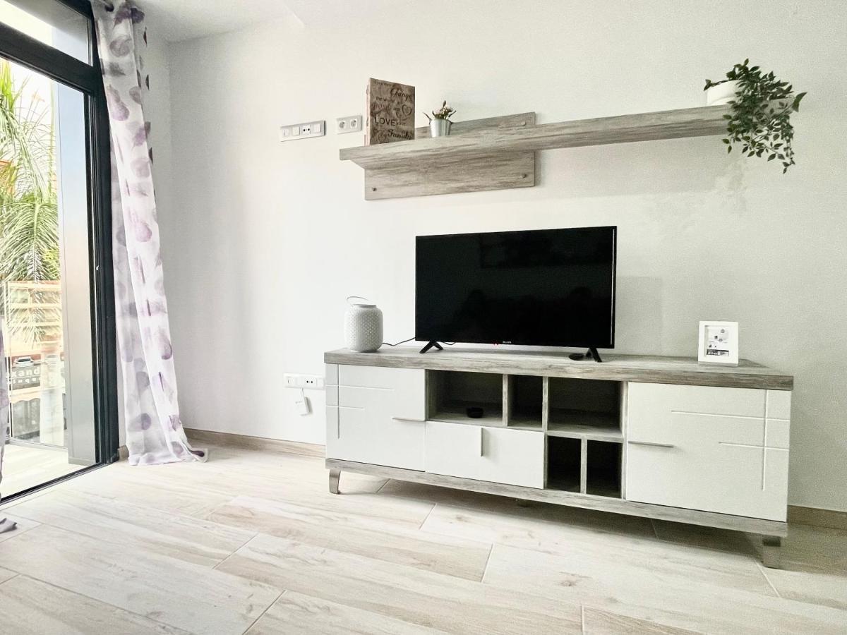 ארונה Island Suites מראה חיצוני תמונה