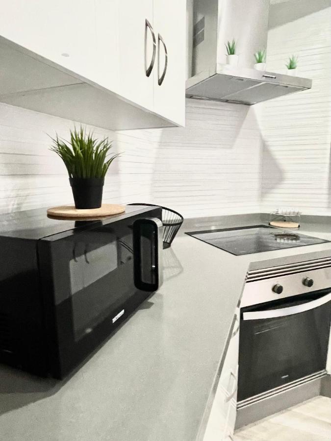 ארונה Island Suites מראה חיצוני תמונה