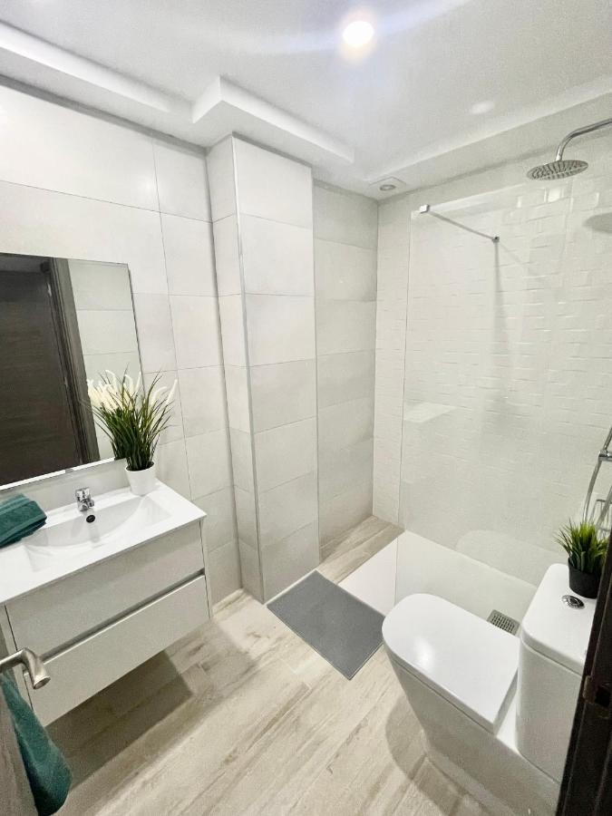ארונה Island Suites מראה חיצוני תמונה