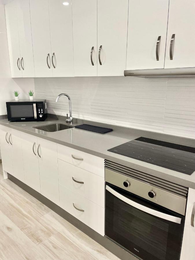 ארונה Island Suites מראה חיצוני תמונה