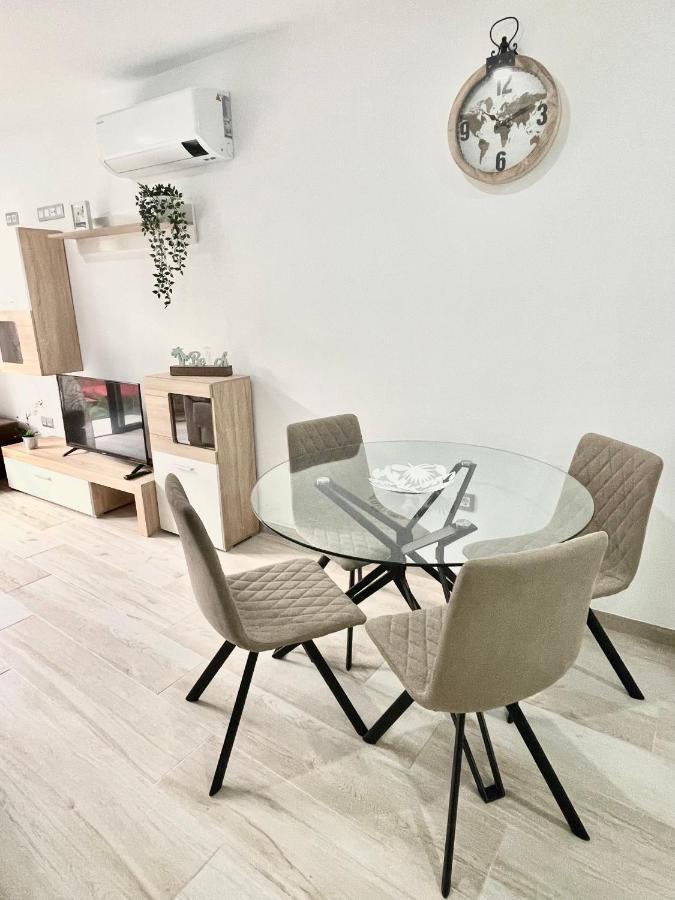 ארונה Island Suites מראה חיצוני תמונה