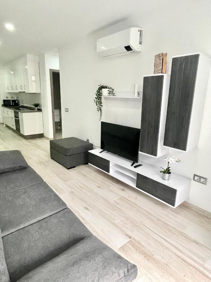 ארונה Island Suites מראה חיצוני תמונה