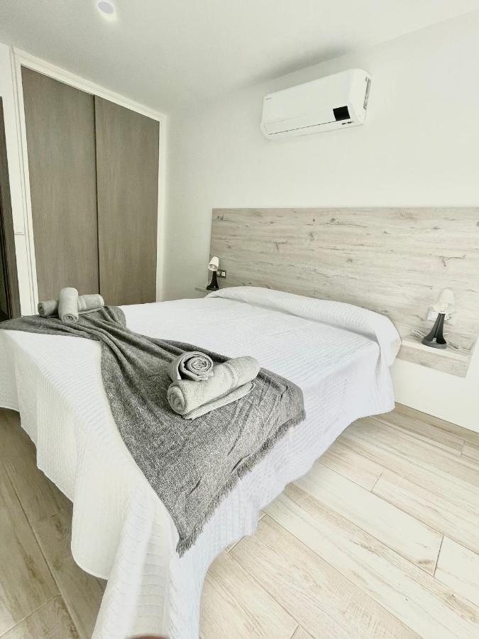 ארונה Island Suites מראה חיצוני תמונה