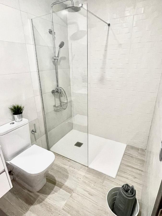 ארונה Island Suites מראה חיצוני תמונה