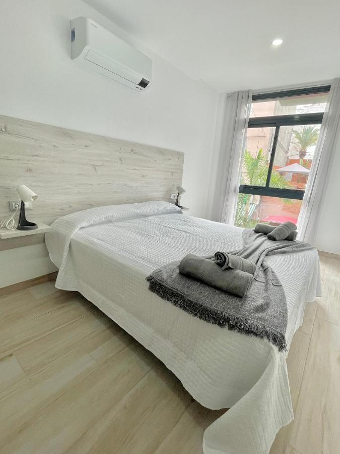 ארונה Island Suites מראה חיצוני תמונה